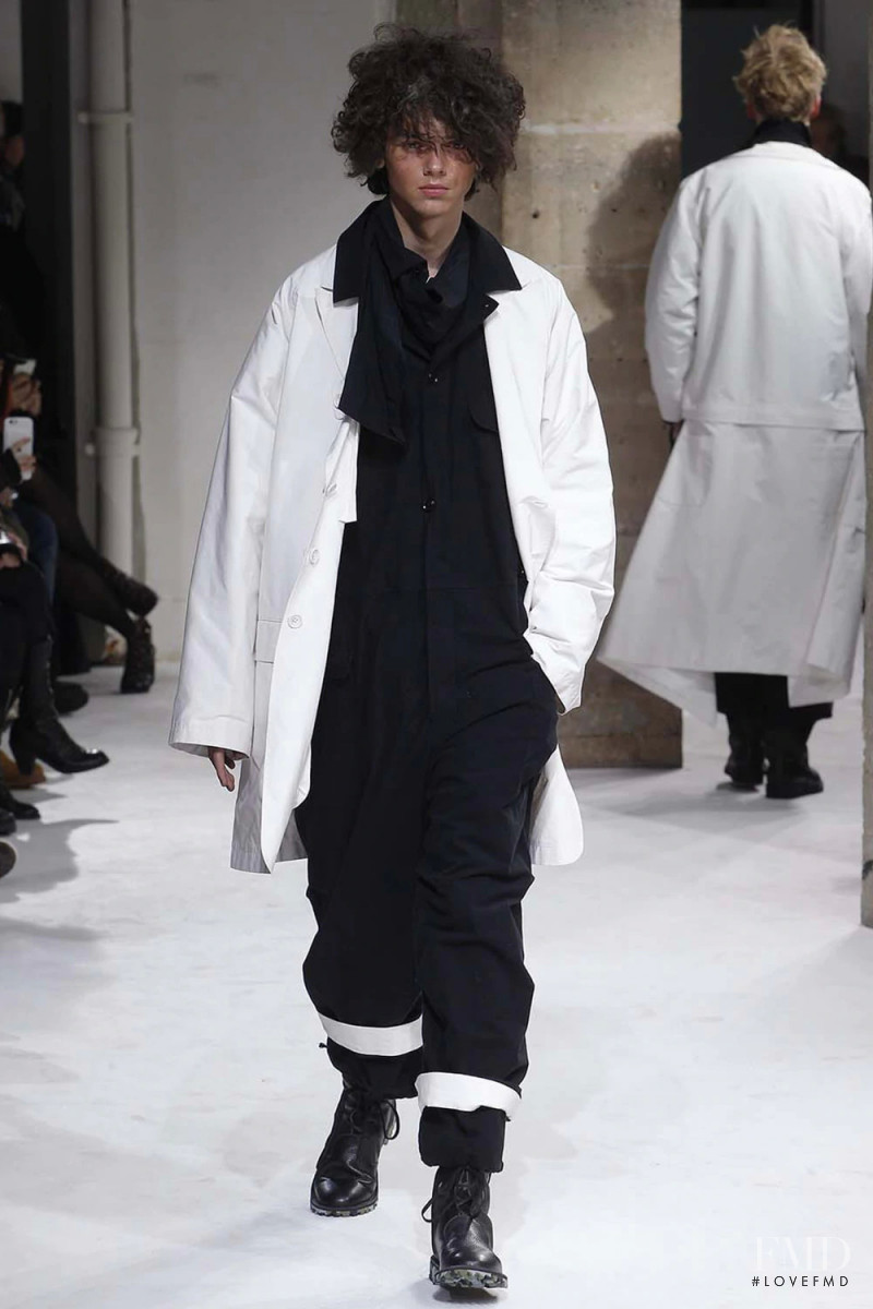Yohji Yamamoto fashion show for Autumn/Winter 2017