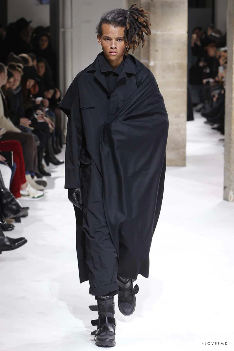 Yohji Yamamoto fashion show for Autumn/Winter 2017