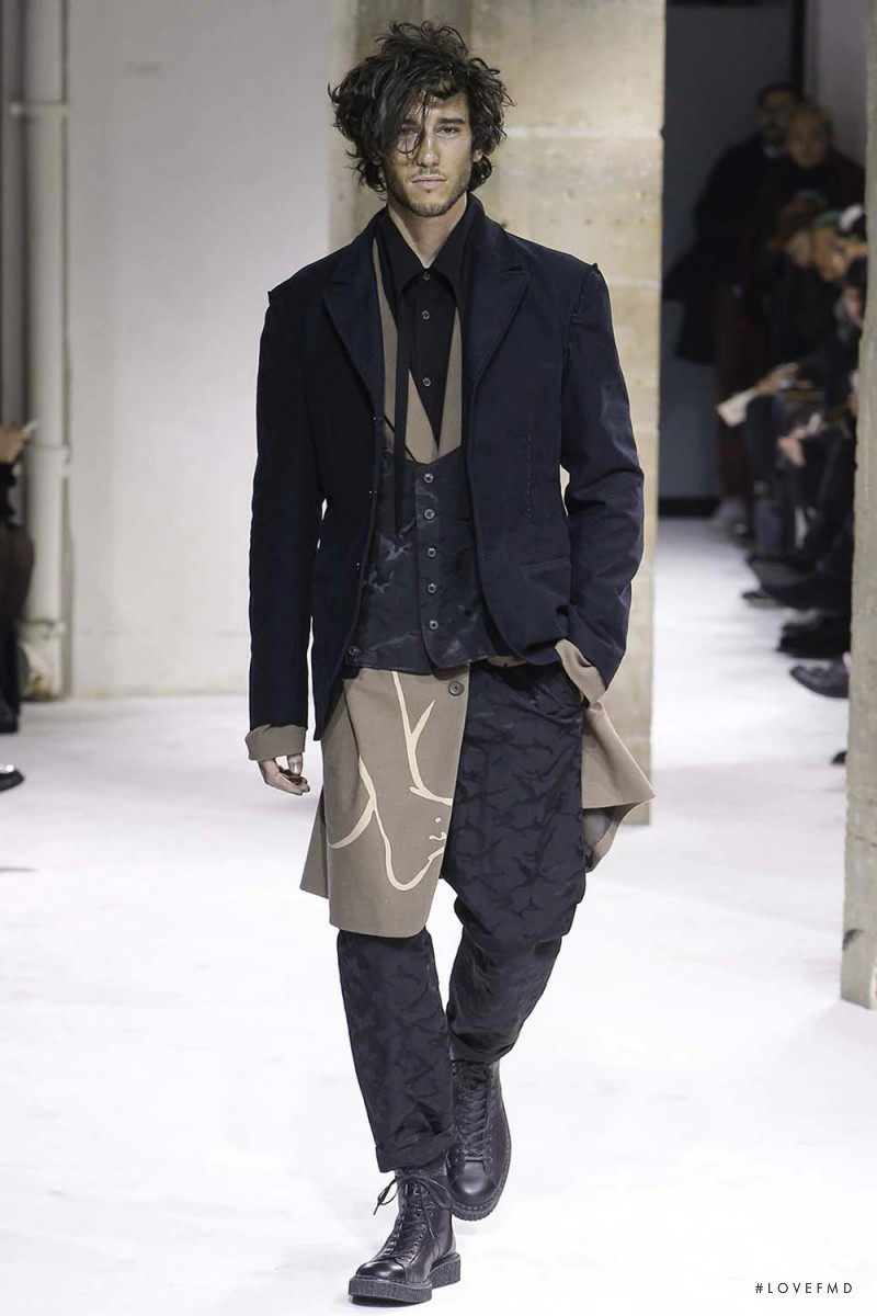 Yohji Yamamoto fashion show for Autumn/Winter 2017