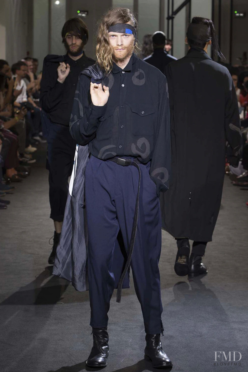 Yohji Yamamoto fashion show for Spring/Summer 2017