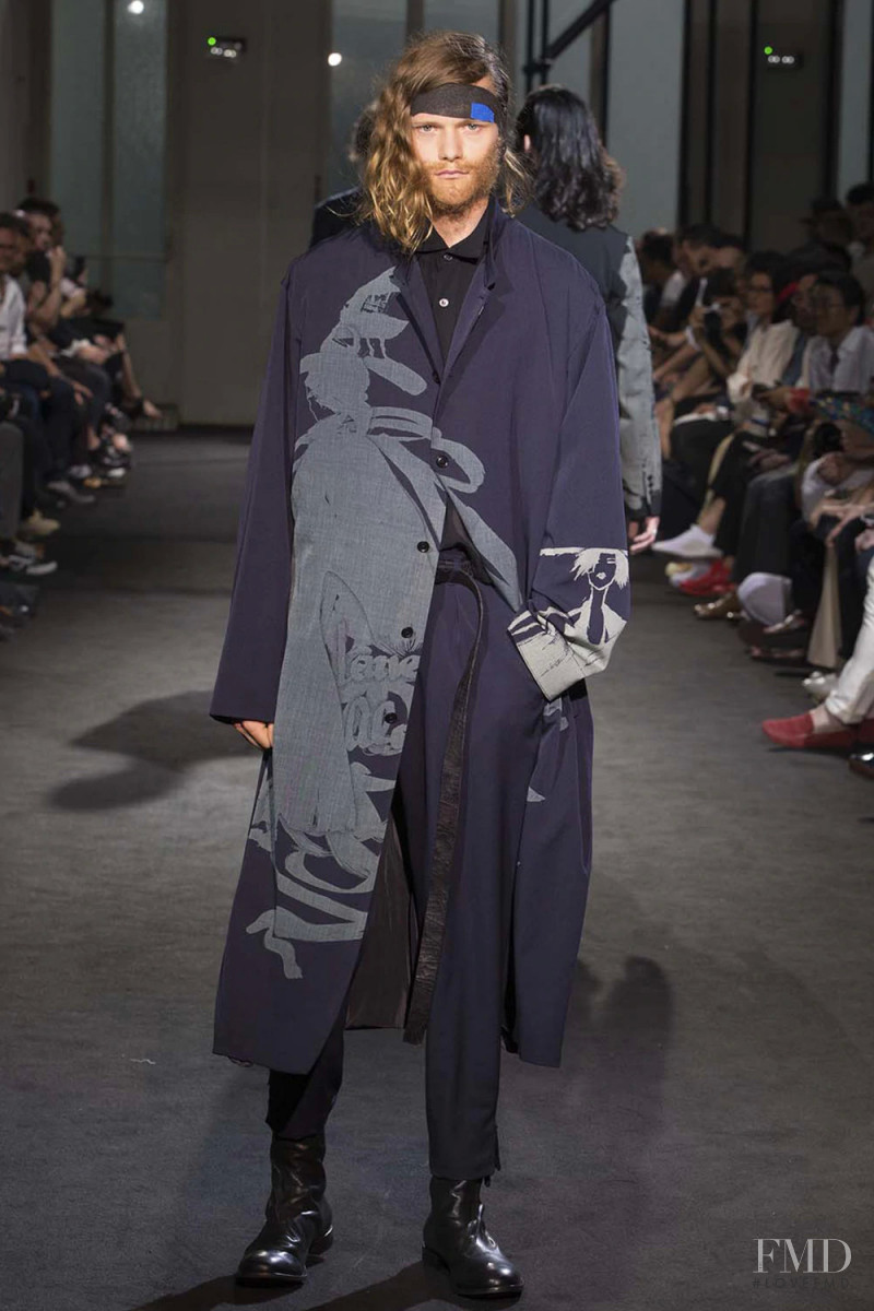 Yohji Yamamoto fashion show for Spring/Summer 2017