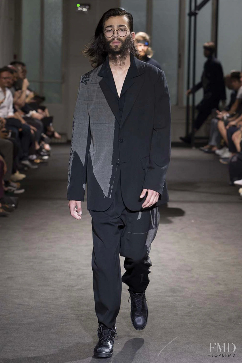 Yohji Yamamoto fashion show for Spring/Summer 2017