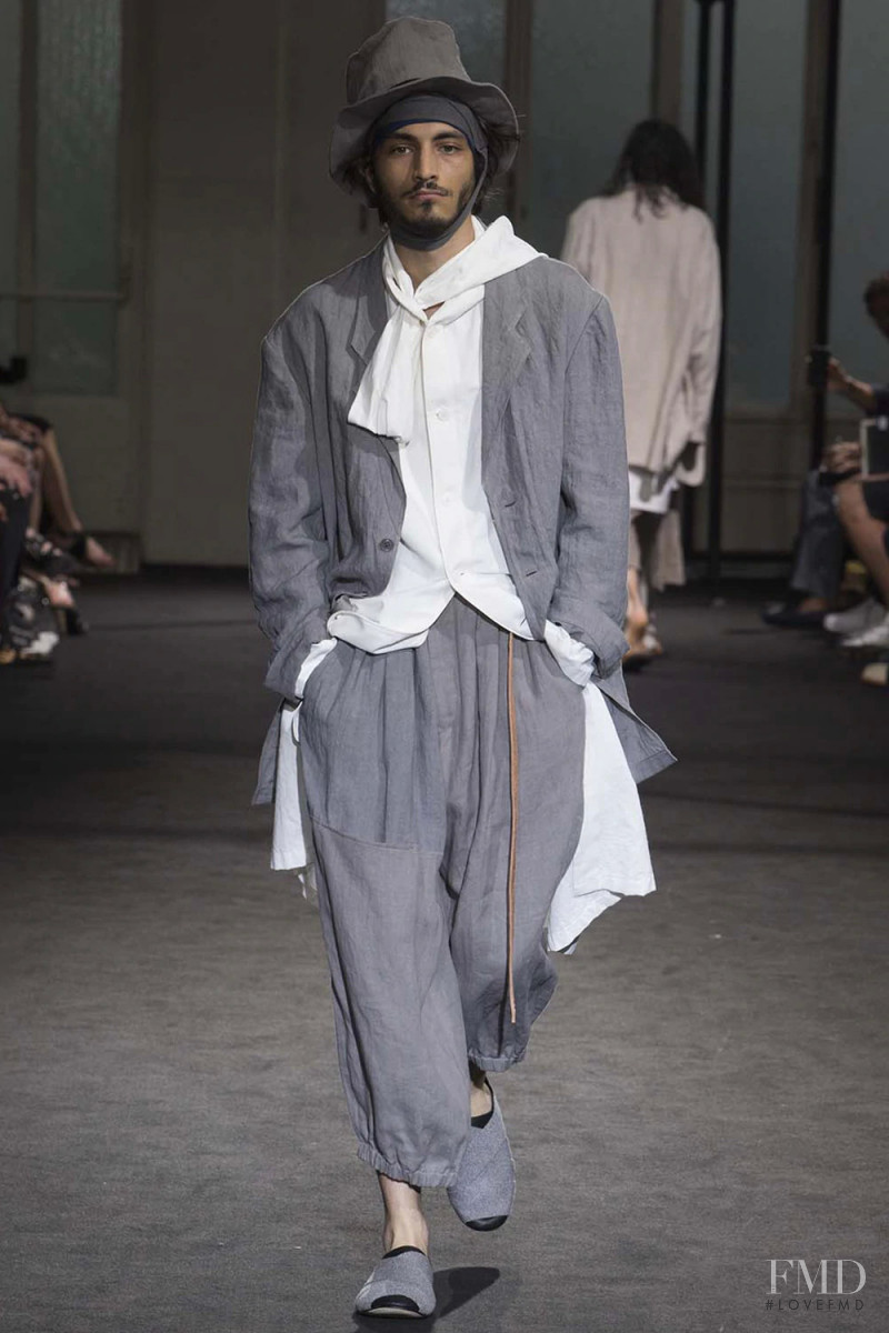 Yohji Yamamoto fashion show for Spring/Summer 2017