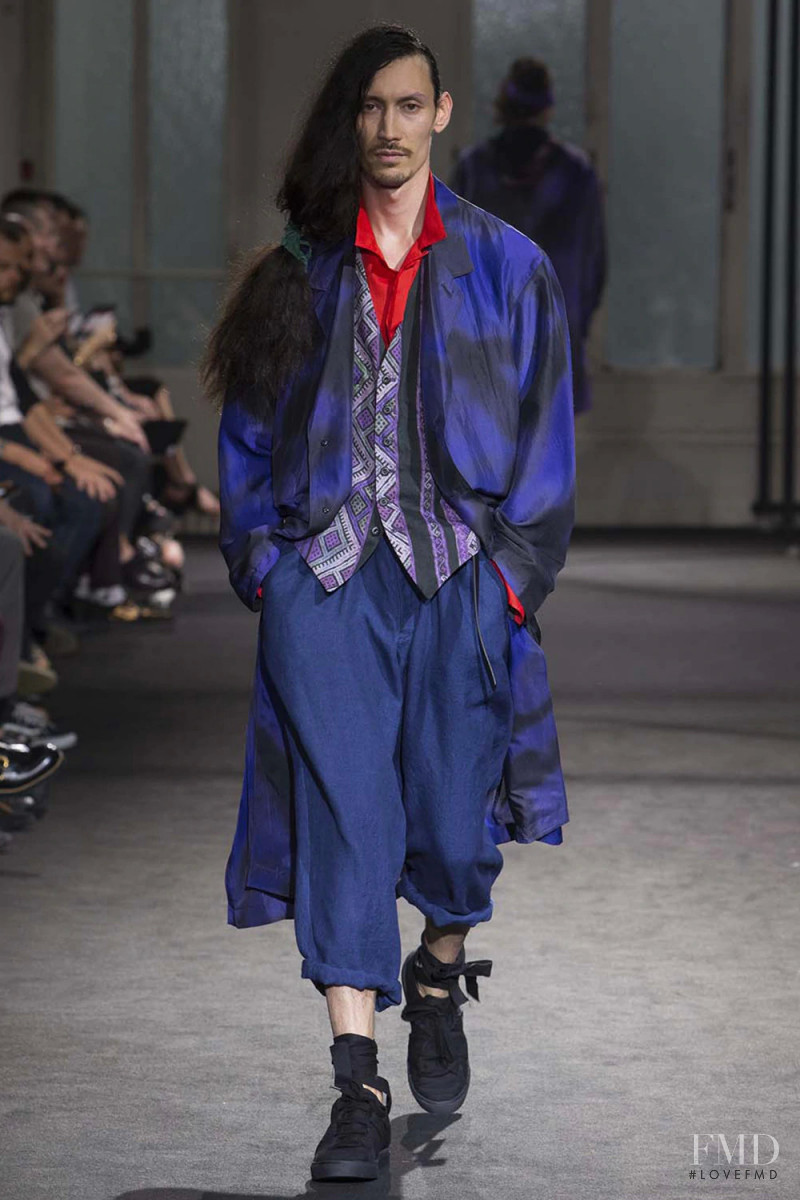 Yohji Yamamoto fashion show for Spring/Summer 2017