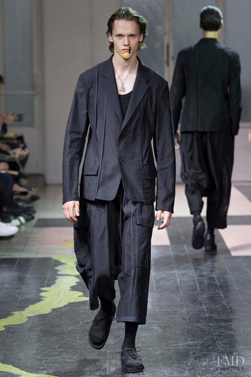 Yohji Yamamoto fashion show for Spring/Summer 2016