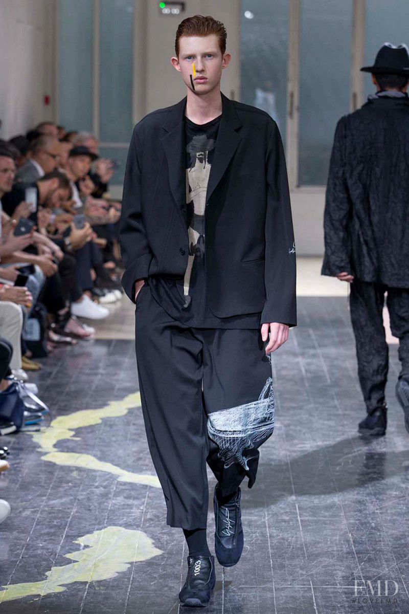 Yohji Yamamoto fashion show for Spring/Summer 2016