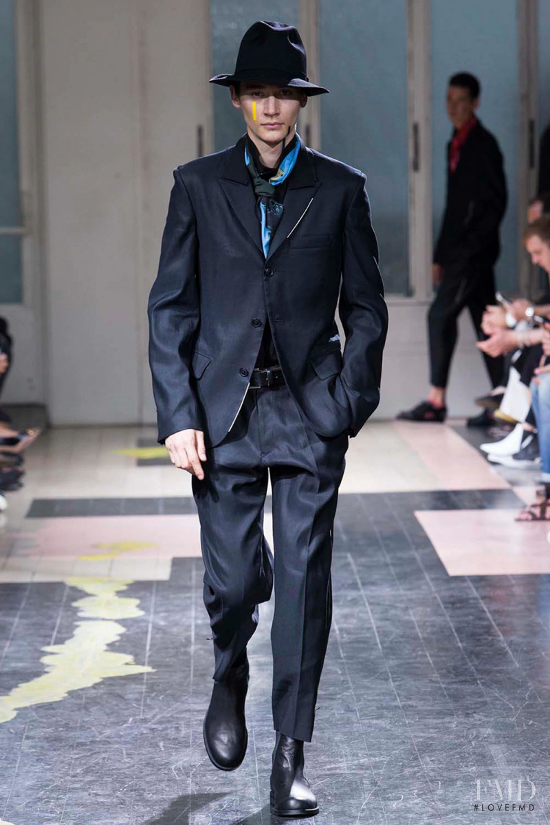 Yohji Yamamoto fashion show for Spring/Summer 2016