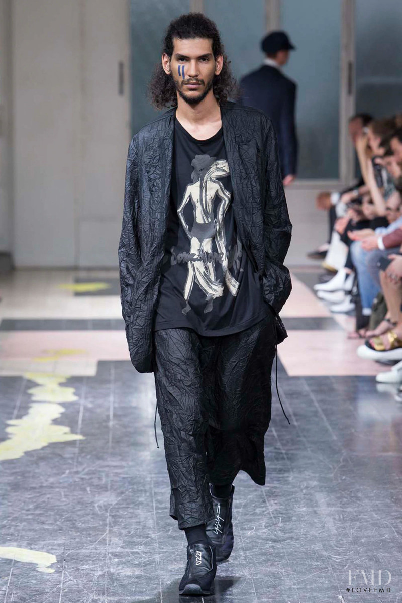 Yohji Yamamoto fashion show for Spring/Summer 2016