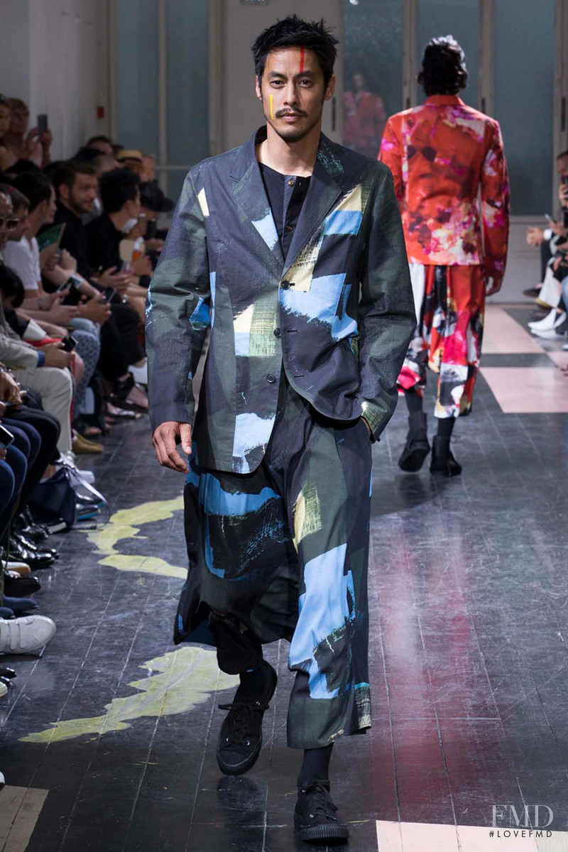 Yohji Yamamoto fashion show for Spring/Summer 2016