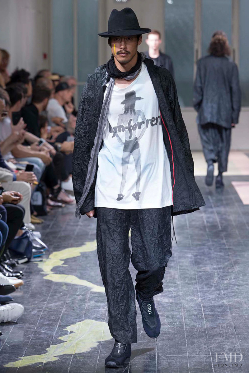 Yohji Yamamoto fashion show for Spring/Summer 2016