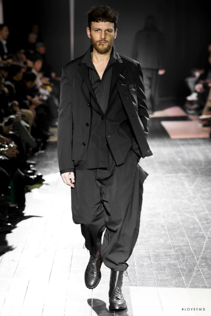 Yohji Yamamoto fashion show for Autumn/Winter 2015
