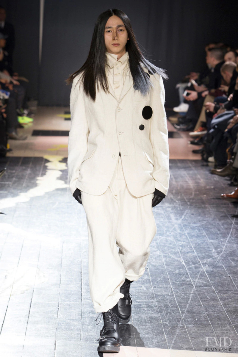 Yohji Yamamoto fashion show for Autumn/Winter 2015