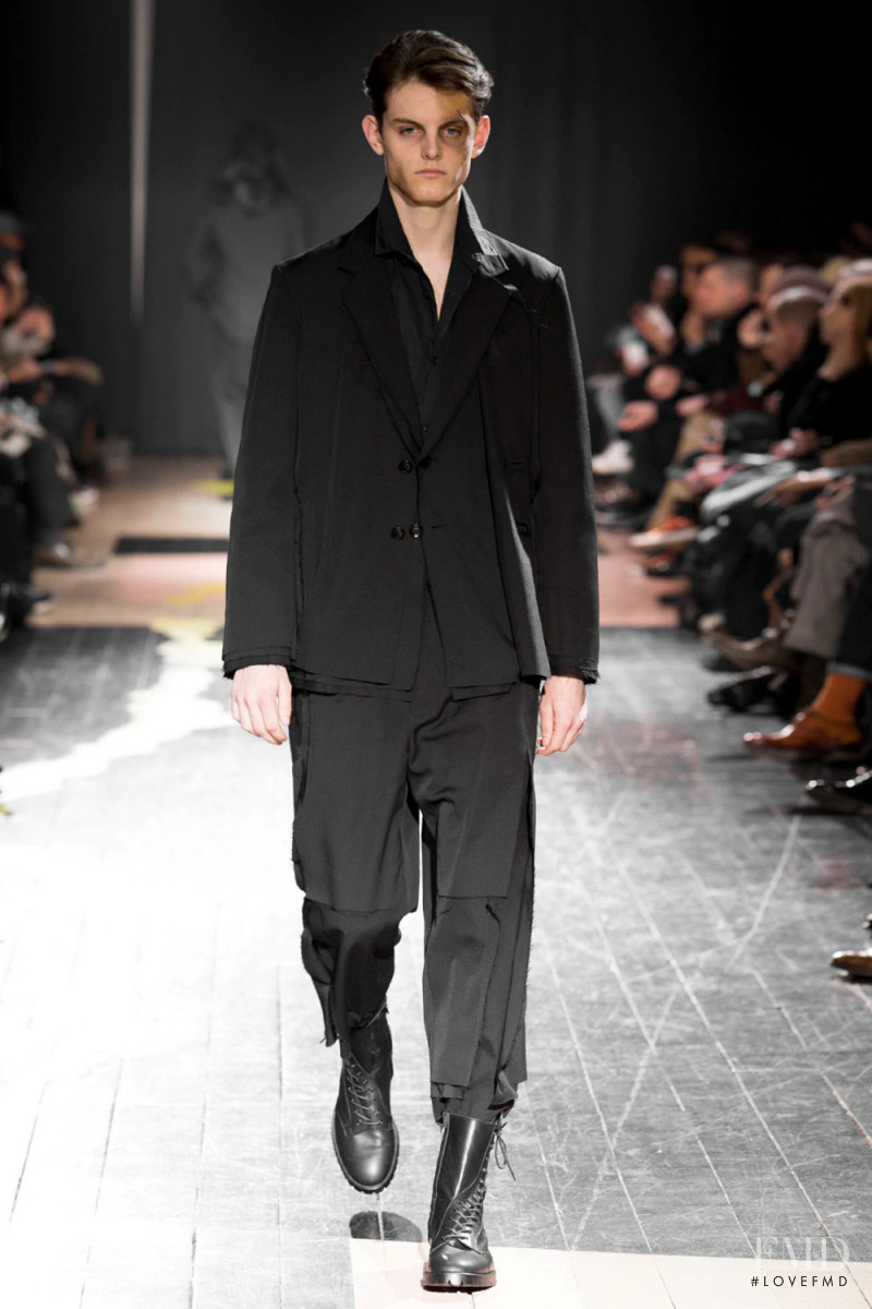 Yohji Yamamoto fashion show for Autumn/Winter 2015