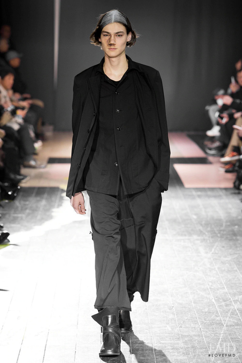 Yohji Yamamoto fashion show for Autumn/Winter 2015