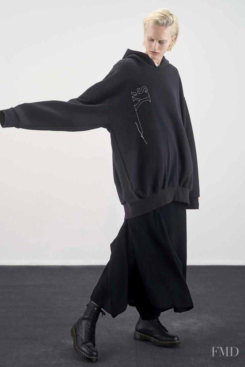 Y\'s by Yohji Yamamoto lookbook for Resort 2019