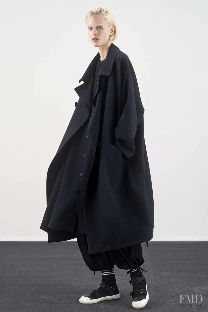 Y\'s by Yohji Yamamoto lookbook for Resort 2019