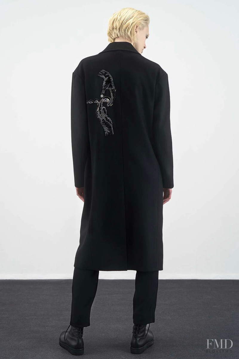 Y\'s by Yohji Yamamoto lookbook for Resort 2019