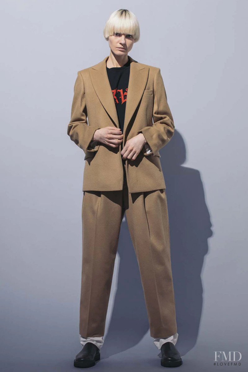 Y\'s PINK lookbook for Pre-Fall 2018