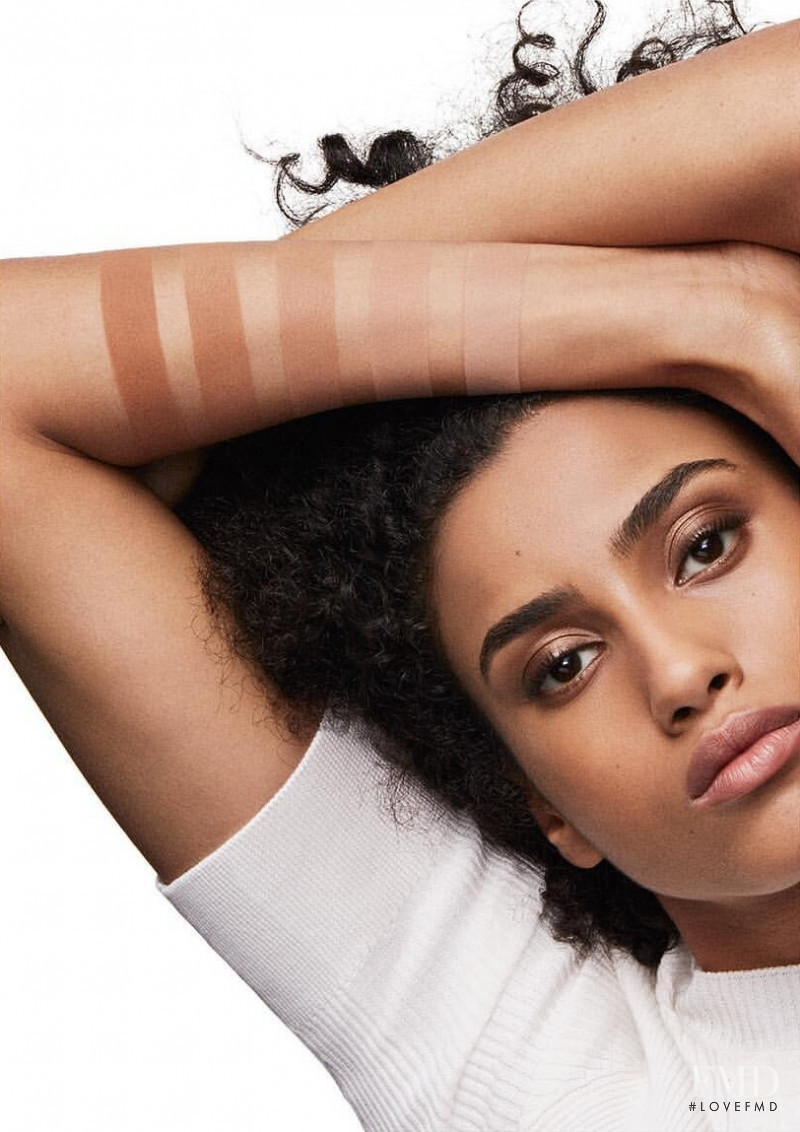 Imaan Hammam featured in  the Chanel Beauty Shades advertisement for Spring/Summer 2019