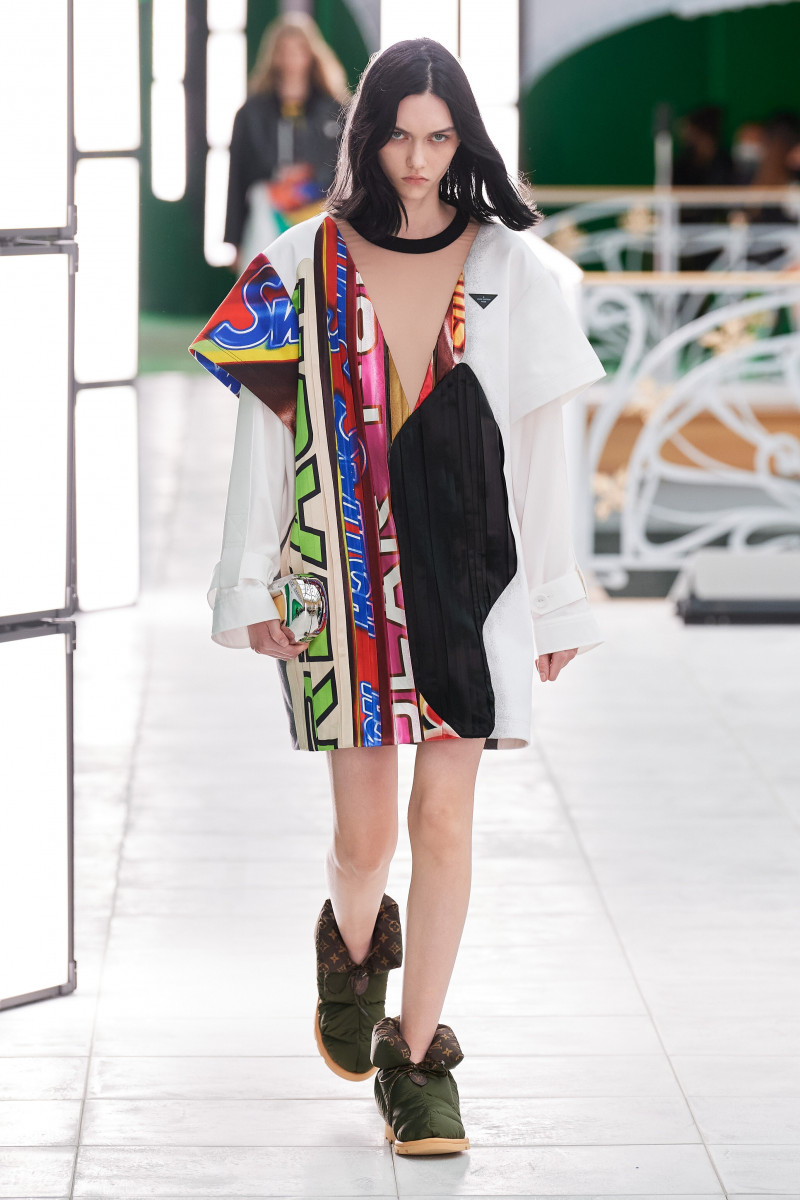 Sofia Steinberg featured in  the Louis Vuitton fashion show for Spring/Summer 2021