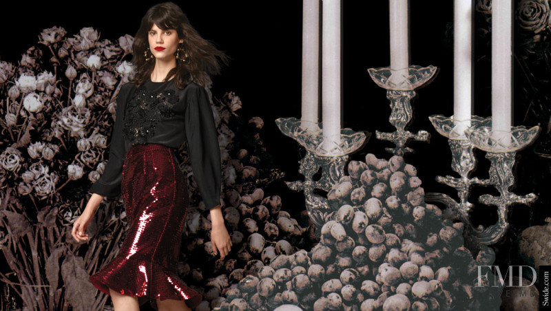 Antonina Petkovic featured in  the Dolce & Gabbana advertisement for Holiday 2015