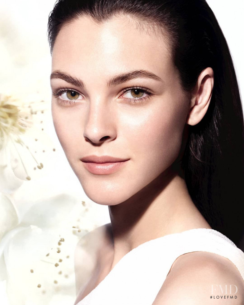 Vittoria Ceretti featured in  the Chanel Beauty Le Blanc Range advertisement for Spring/Summer 2018