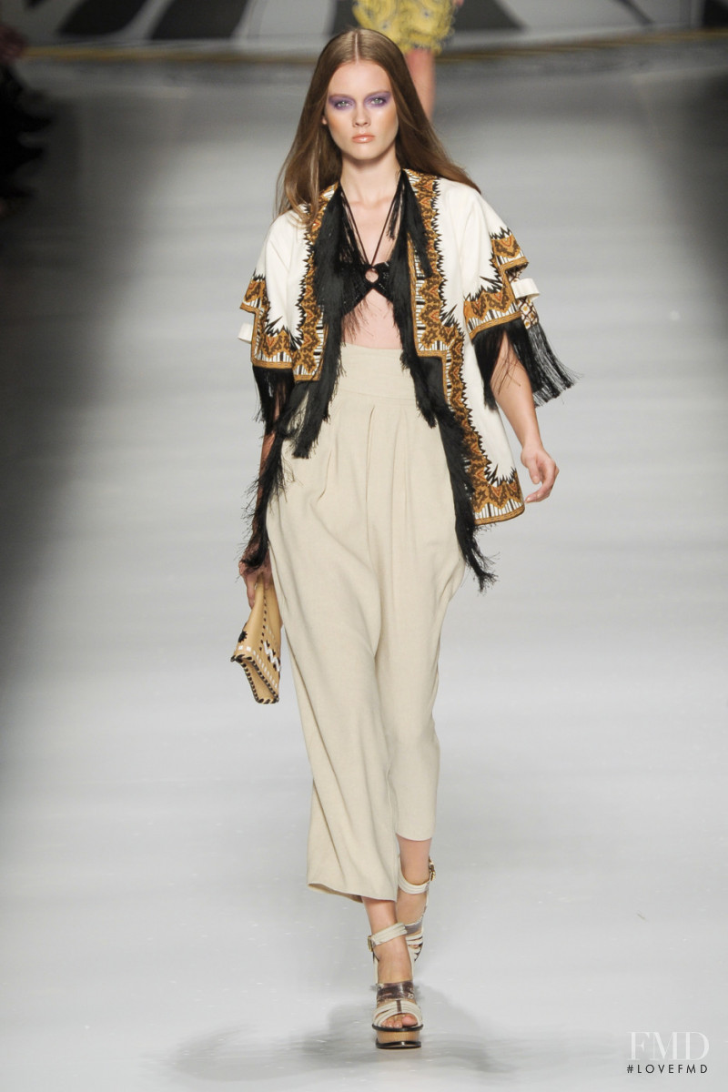 Etro fashion show for Spring/Summer 2011