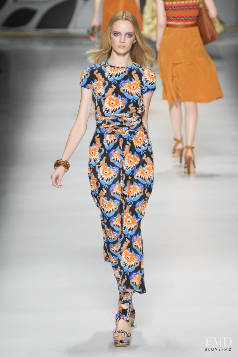 Etro fashion show for Spring/Summer 2011