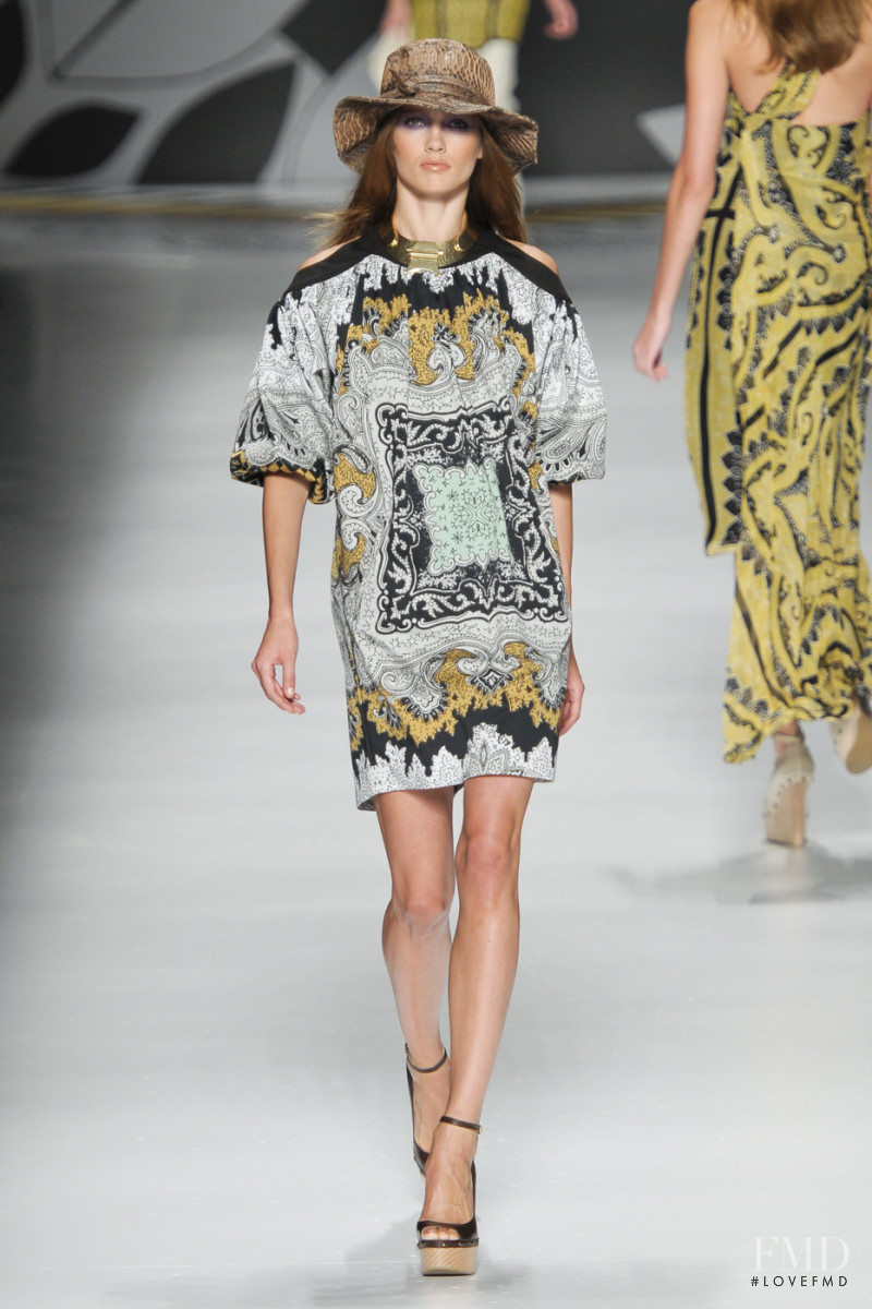 Etro fashion show for Spring/Summer 2011