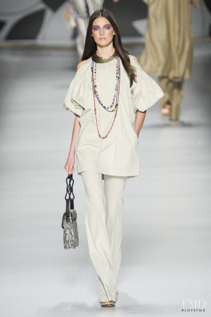 Etro fashion show for Spring/Summer 2011