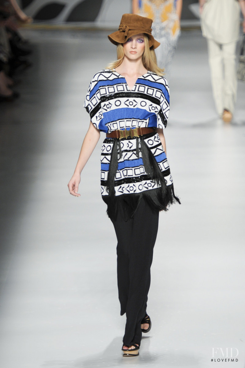 Etro fashion show for Spring/Summer 2011