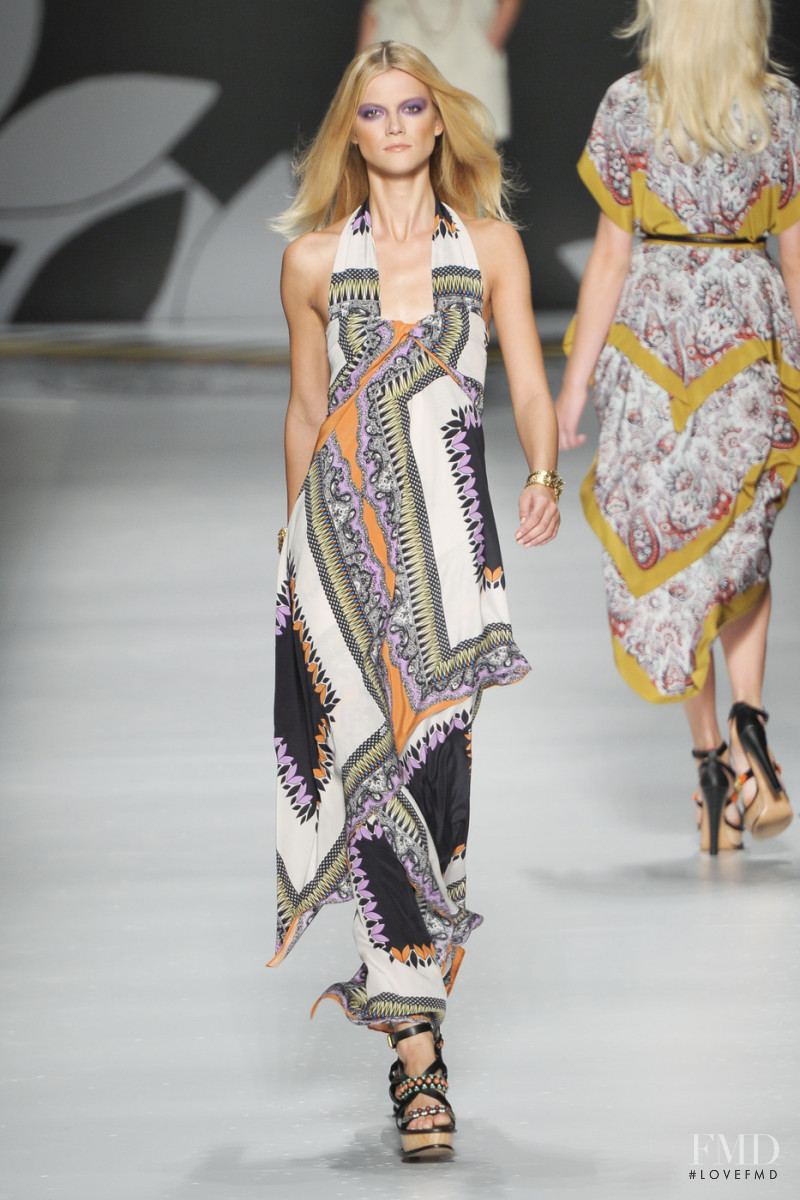 Etro fashion show for Spring/Summer 2011