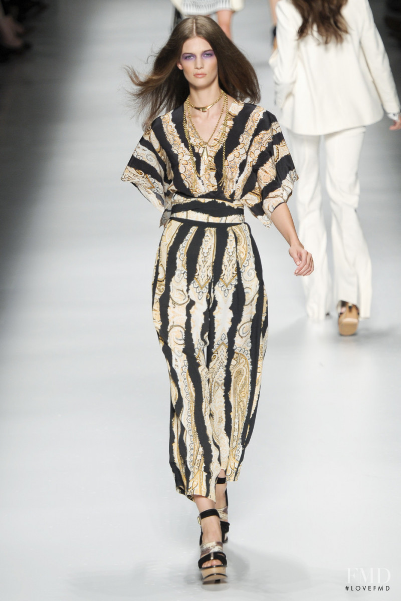 Etro fashion show for Spring/Summer 2011