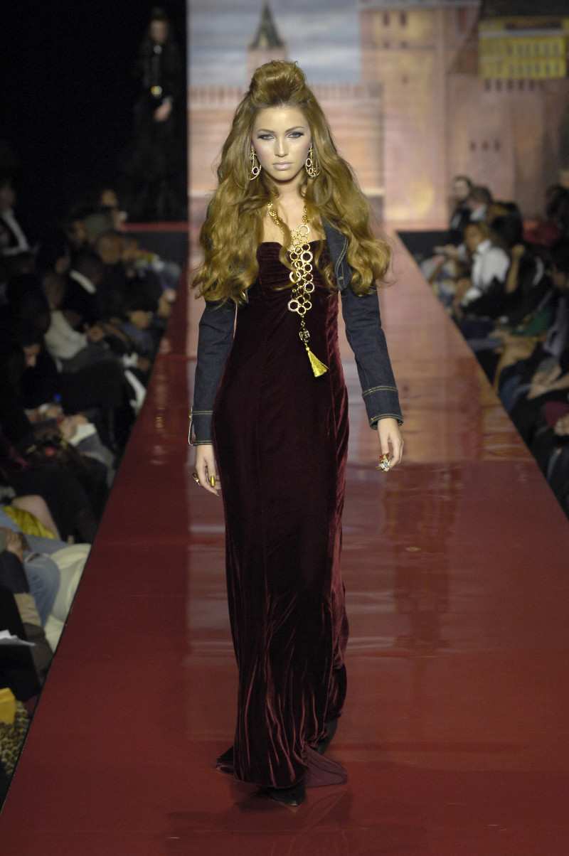 Simone Villas Boas featured in  the Baby Phat fashion show for Autumn/Winter 2007