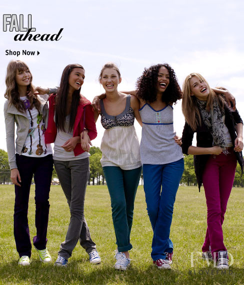 Simone Villas Boas featured in  the Delias advertisement for Autumn/Winter 2008