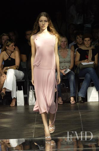 Simone Villas Boas featured in  the Richard Tyler fashion show for Spring/Summer 2003