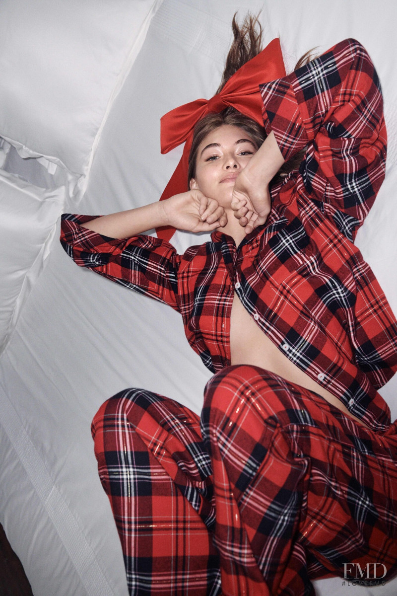 Grace Elizabeth featured in  the Victoria\'s Secret advertisement for Holiday 2020