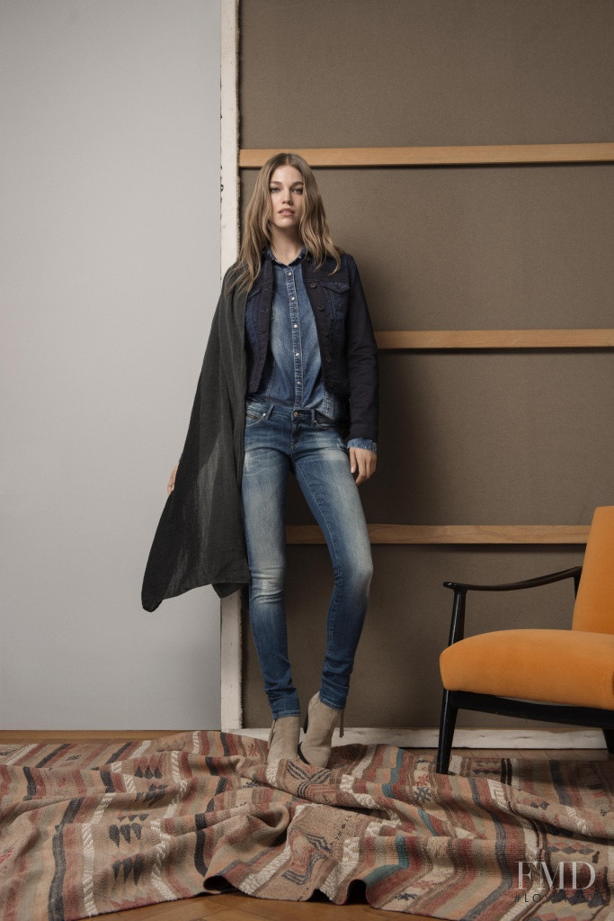 Samantha Gradoville featured in  the Mavi lookbook for Autumn/Winter 2015