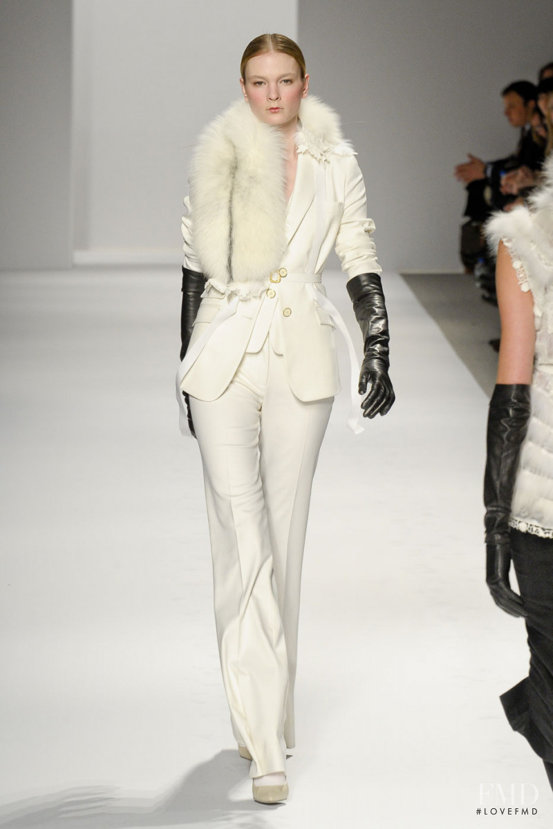 Elie Tahari fashion show for Autumn/Winter 2011