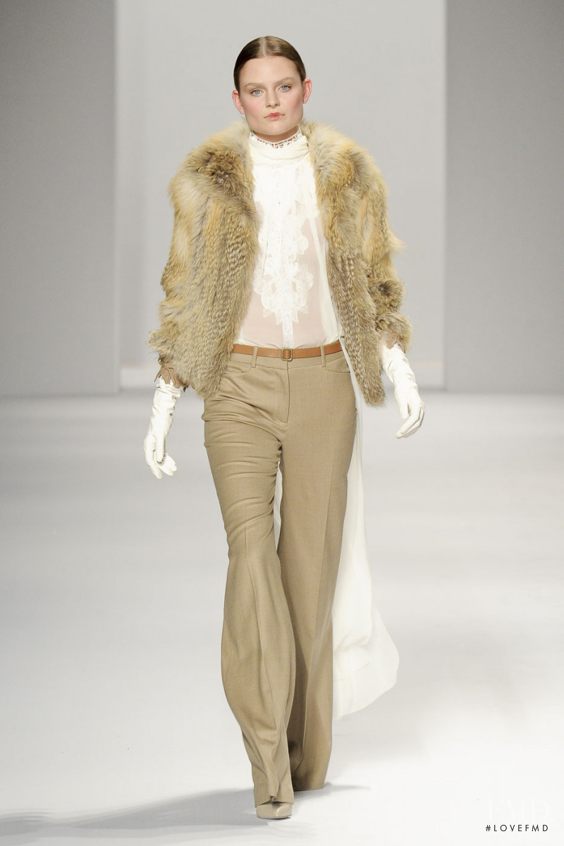 Elie Tahari fashion show for Autumn/Winter 2011