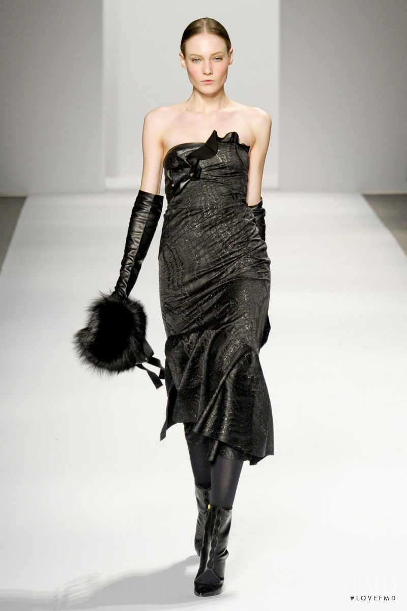 Elie Tahari fashion show for Autumn/Winter 2011