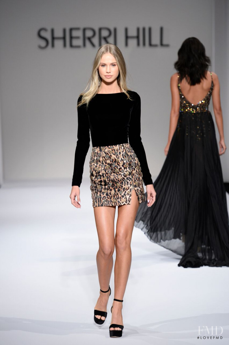 Scarlett Leithold featured in  the Sherri Hill fashion show for Autumn/Winter 2018