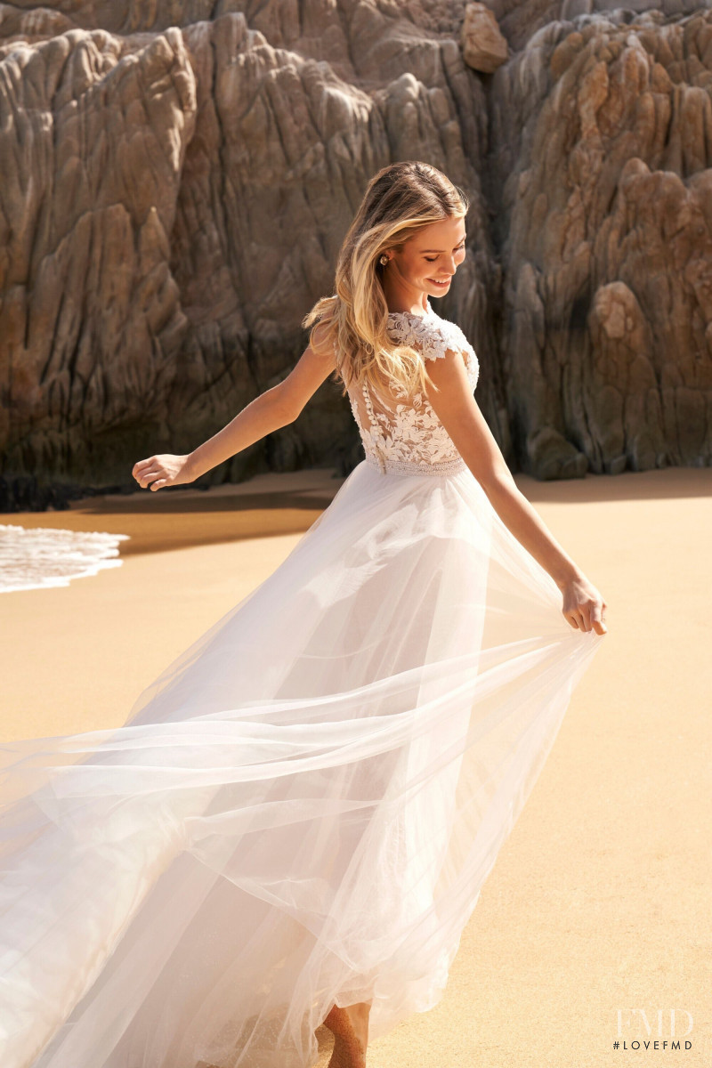 Scarlett Leithold featured in  the Sherri Hill Bridal catalogue for Spring/Summer 2021