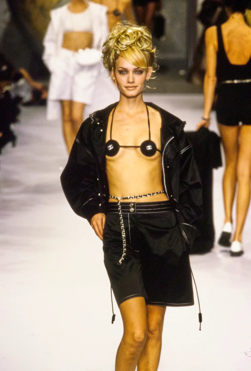 Amber Valletta featured in  the Chanel fashion show for Spring/Summer 1996