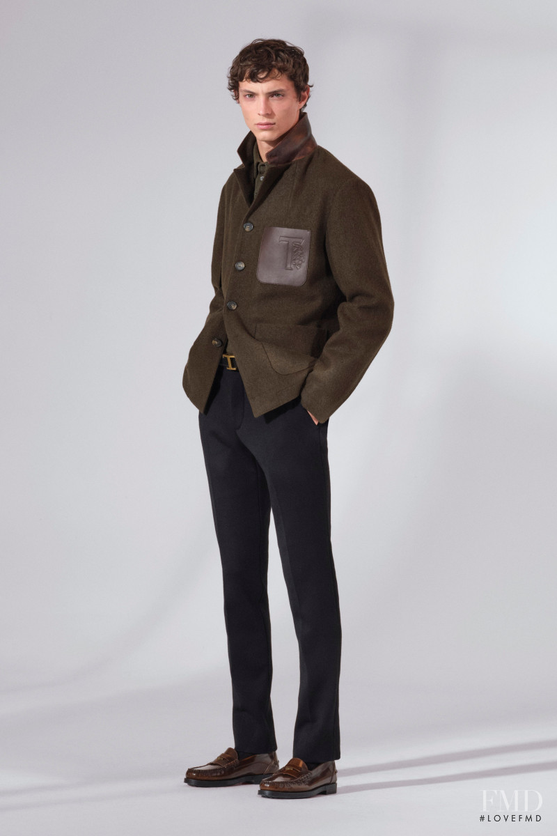 Tod\'s lookbook for Pre-Fall 2021