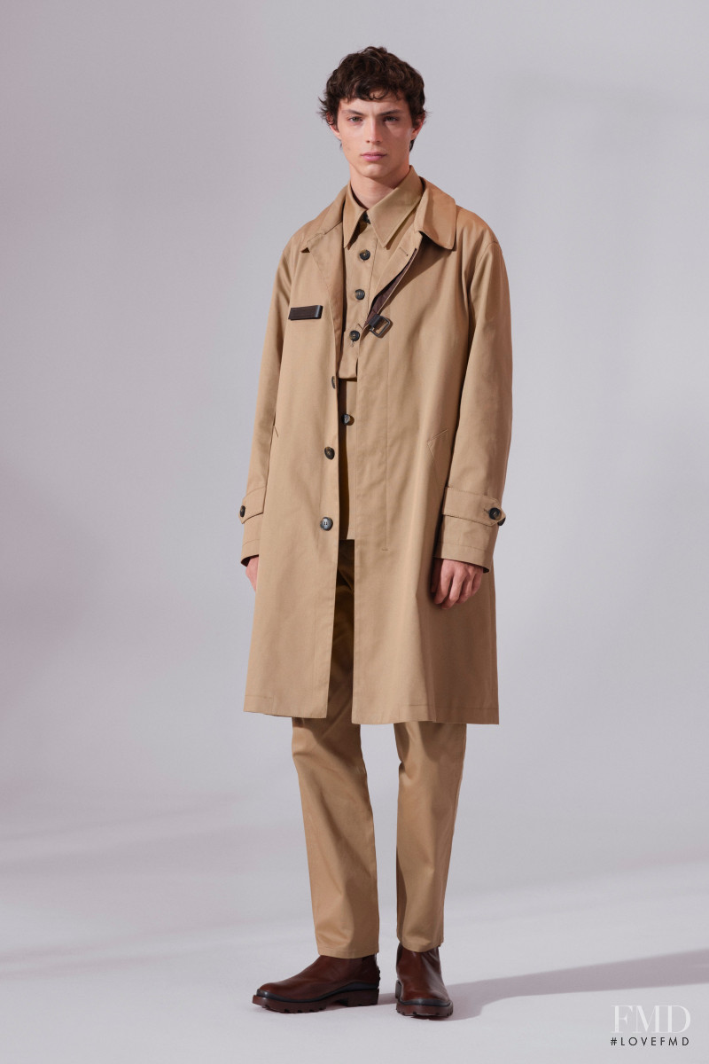 Tod\'s lookbook for Pre-Fall 2021