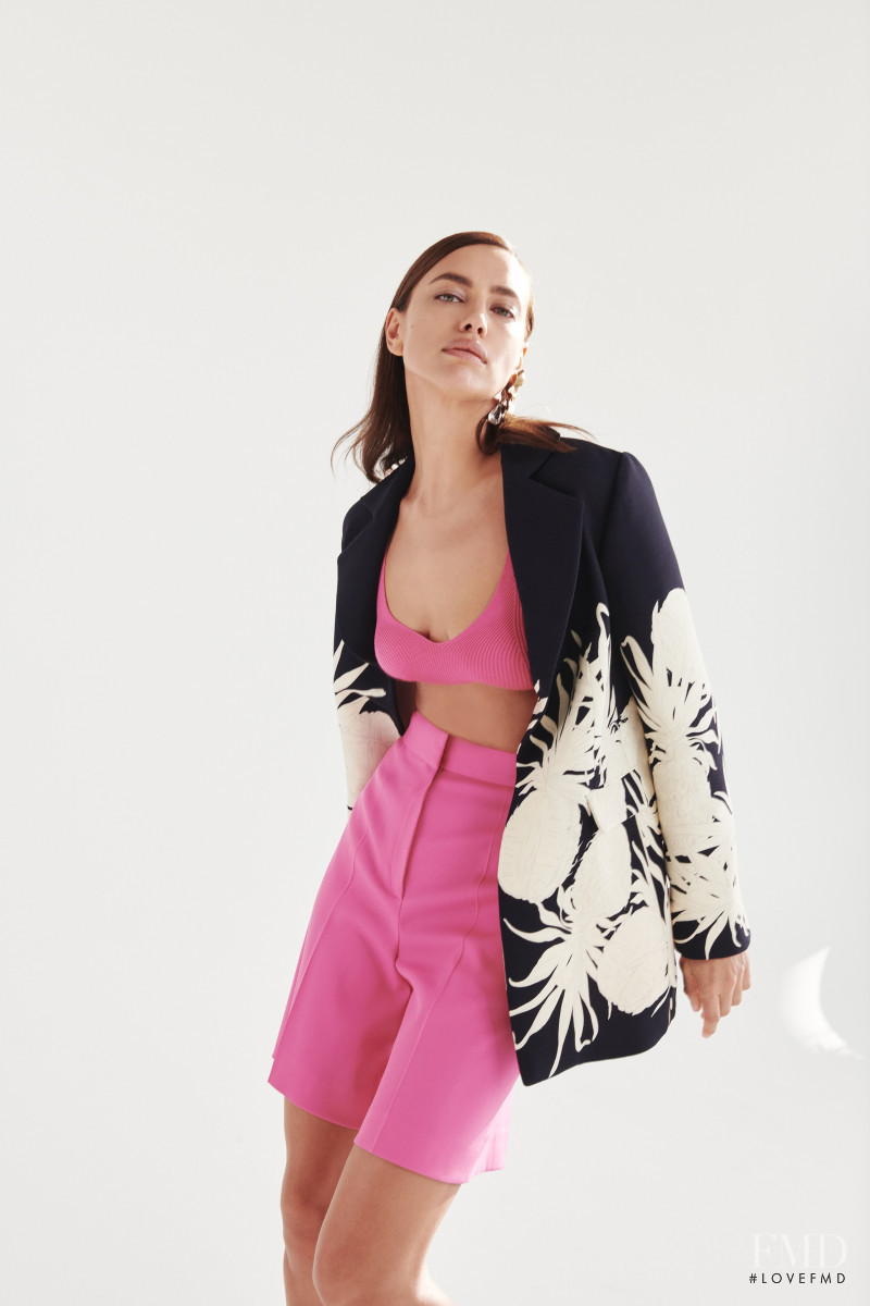 Irina Shayk featured in  the Oscar de la Renta lookbook for Pre-Fall 2021