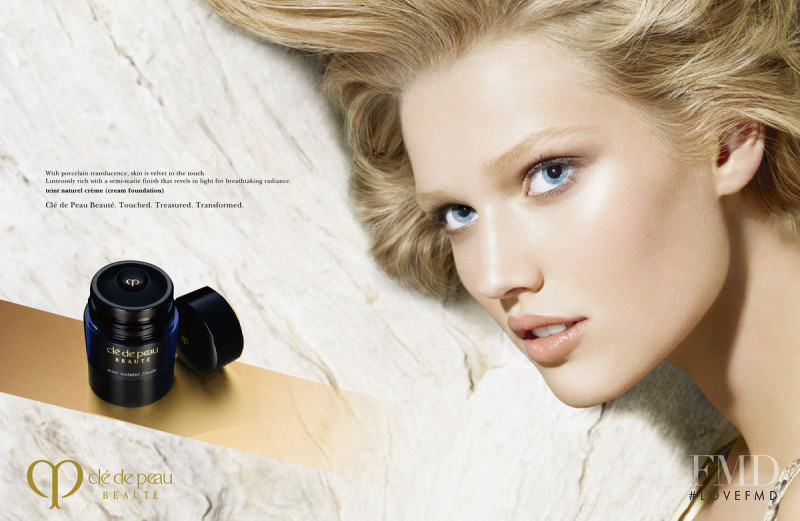 Toni Garrn featured in  the Clé de Peau Beaute advertisement for Spring/Summer 2009