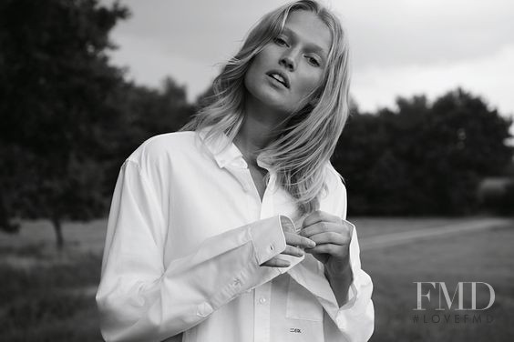 Toni Garrn featured in  the Closed EQL advertisement for Autumn/Winter 2016