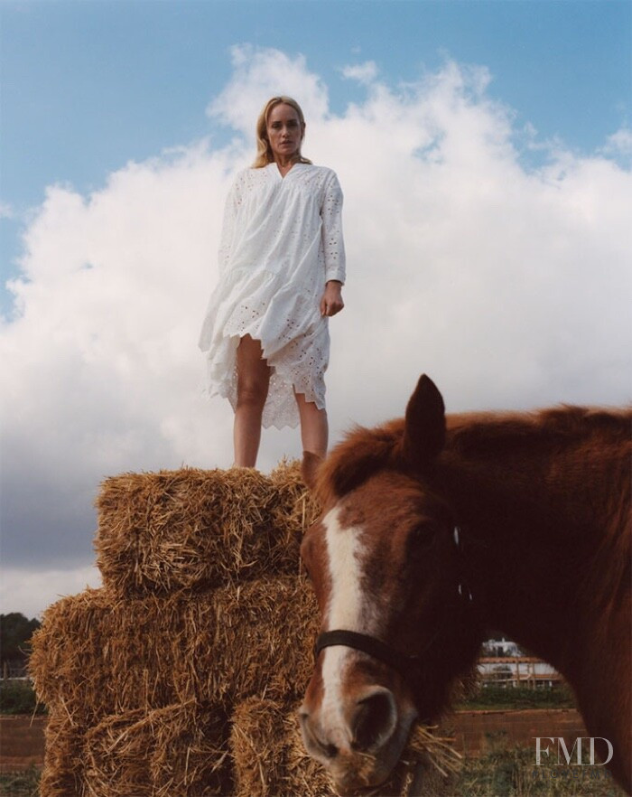 Amber Valletta featured in  the Zara lookbook for Summer 2019